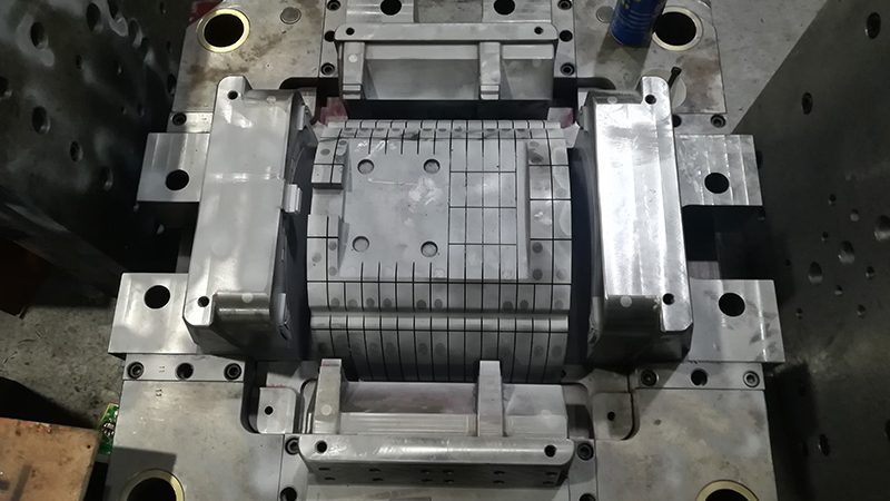 东莞压铸模具批发：揭秘压铸模具的选型与工艺**