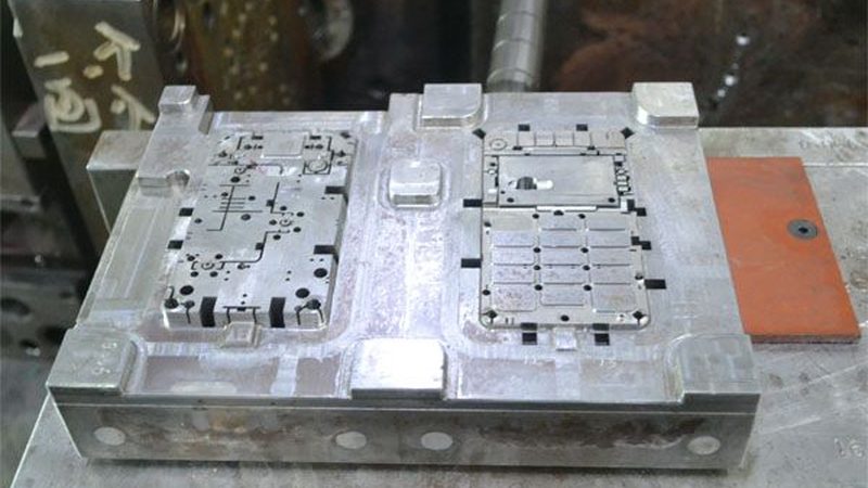 成都拉伸模具材质选择：关键因素与误区解析