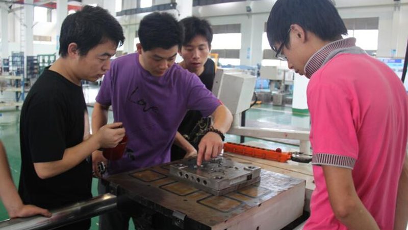 级进模选型参数：关键要素与实际应用